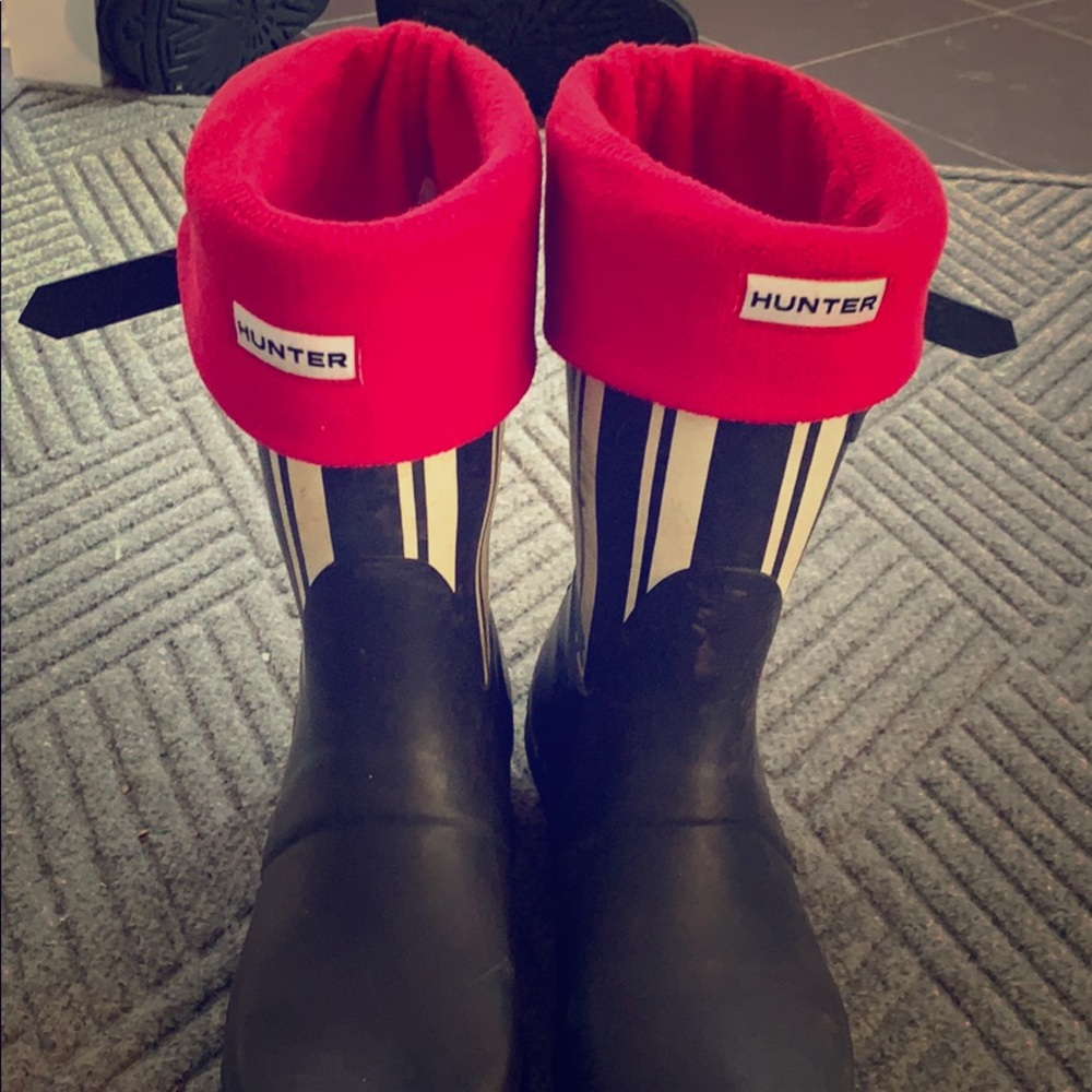 Short hunter socks for boots (not boots)